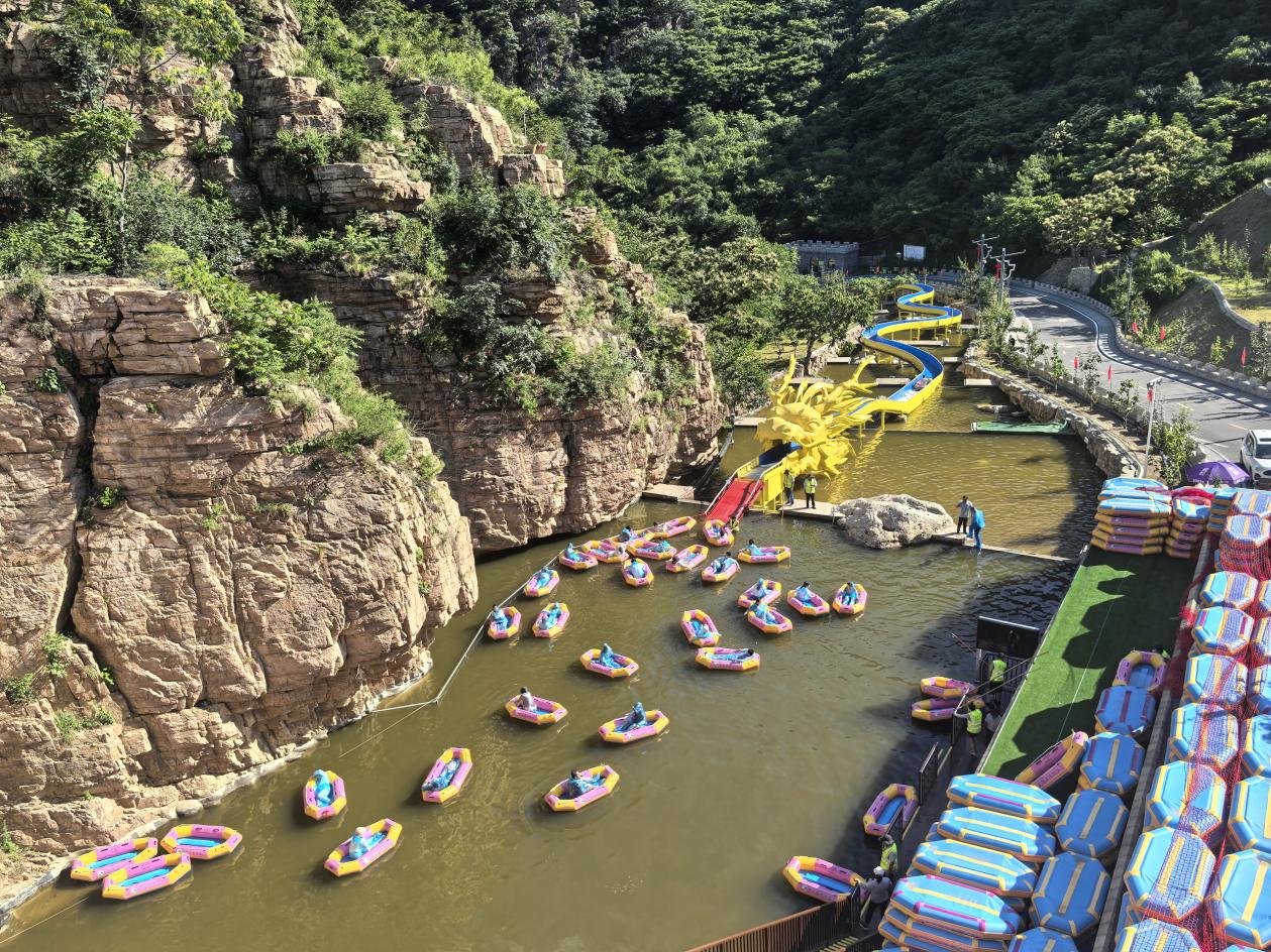 北京平谷梨树沟漂流爆红：夏日玩水新体验，游客赞不绝口，中高考考生享优惠，或将带动当地经济发展
