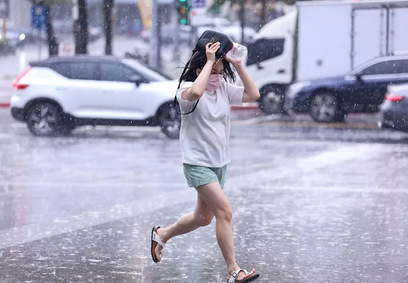 香港天氣預報旺角今日明日，西南風影響至下週二再迎豪雨