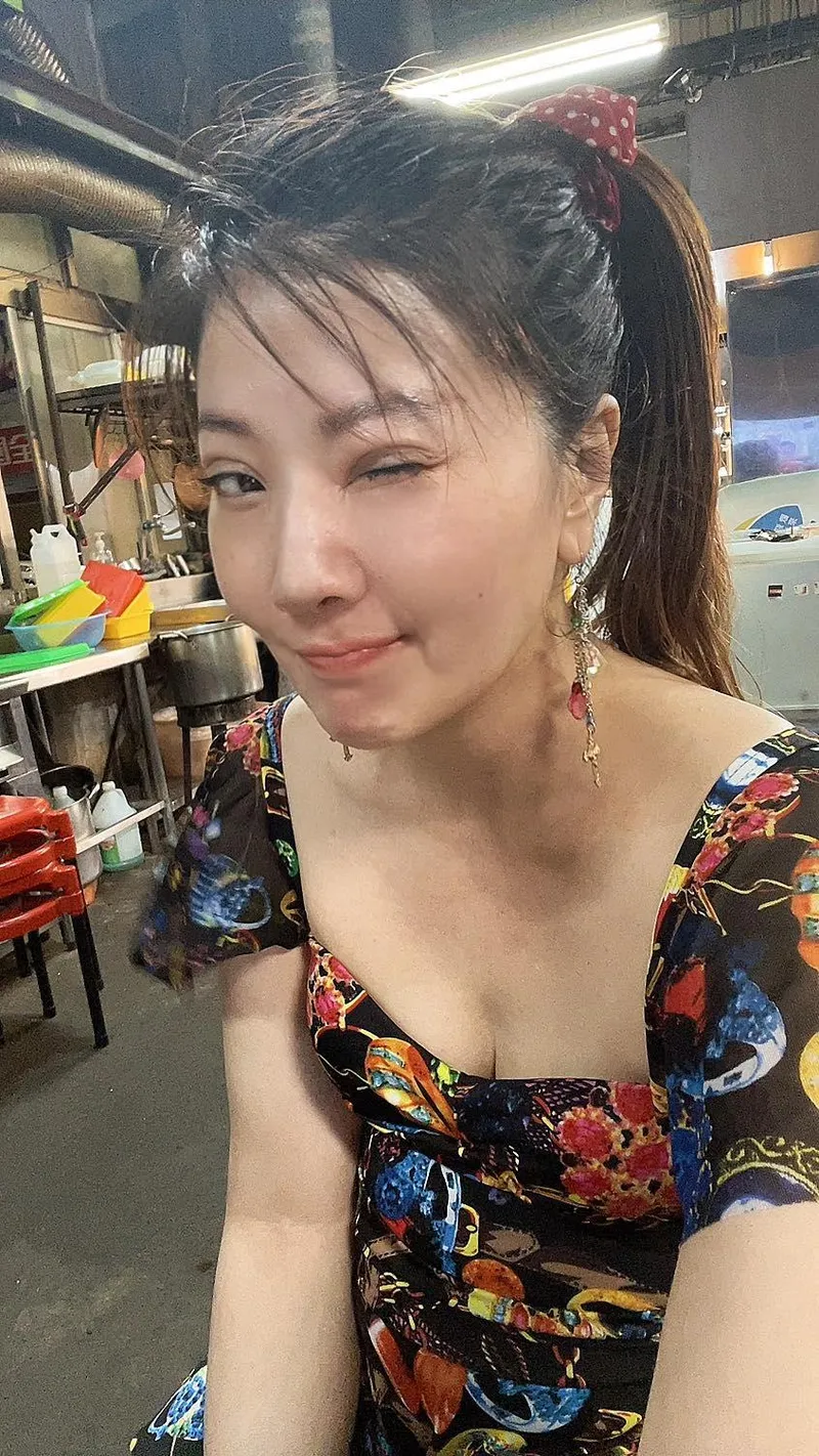 侯沁潔拒檢撞警事件 女星逃逸反抗畫面曝光，曾控警「集體圍毆」遭打臉 IG FB PTT