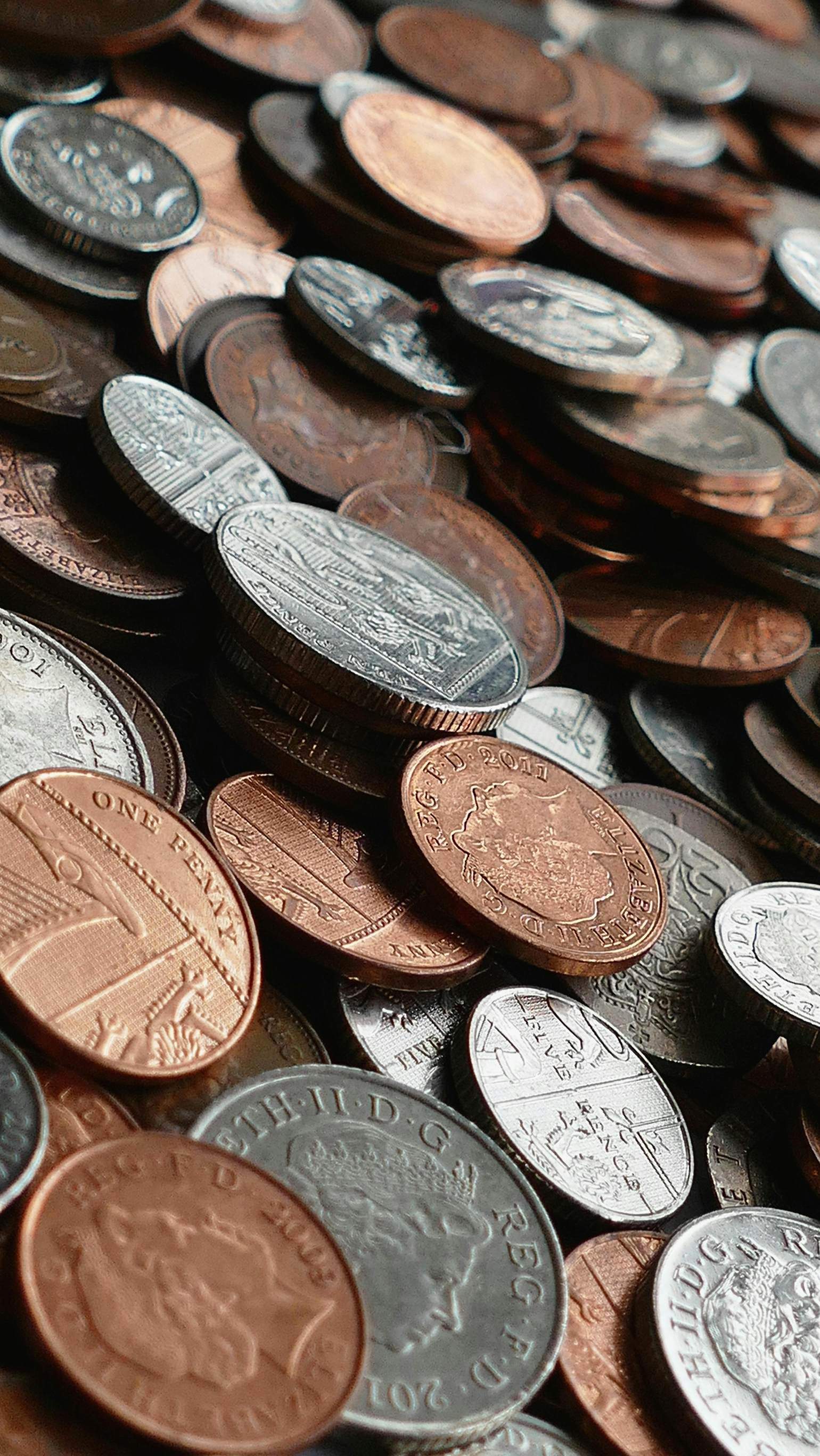 黄金价格波动：地缘政治、货币政策与区块链的潜在影响