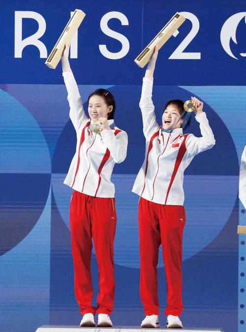 一、陈芋汐勇夺金牌,展现实力陈芋汐世界杯夺冠 全红婵获亚军