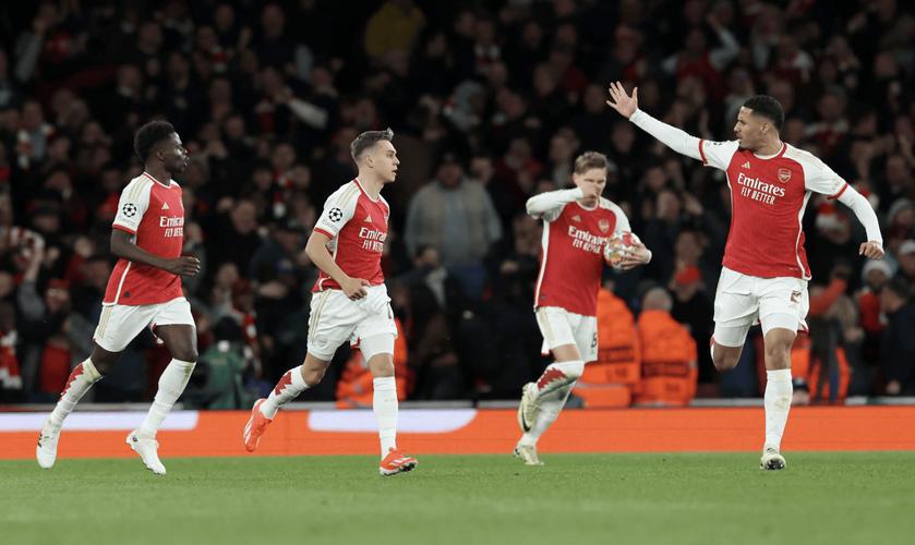 PSG与 Arsenal 之间的较量psg đấu với arsenal