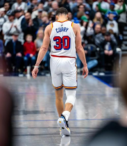 Curry伤势分析curry injury