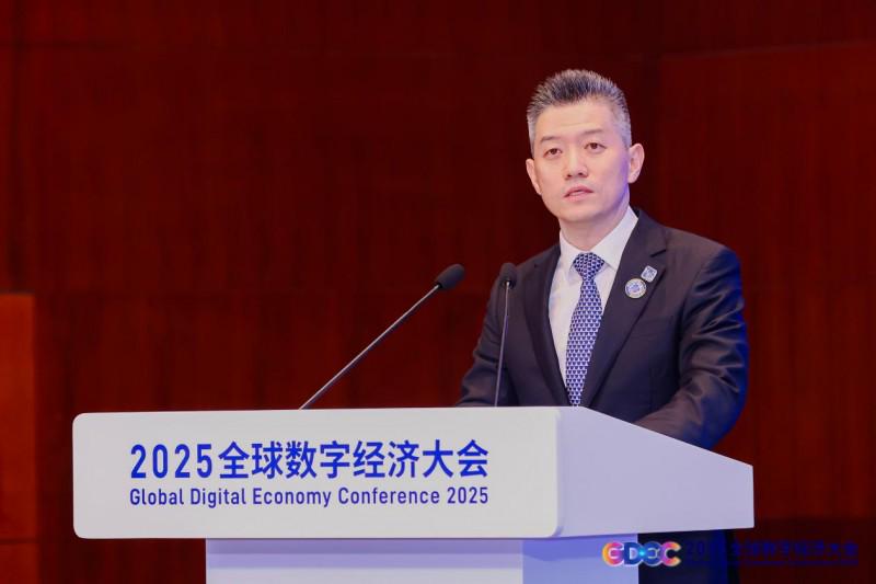 北京市经济和信息化局党组成员、副局长 刘维亮