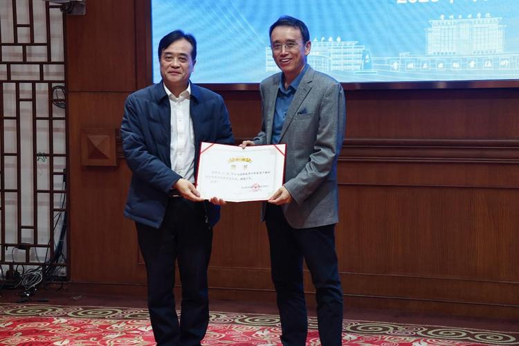 葉林傳家族背景引發關注，副議長兒子黑道牛埔幫傳聞，王鴻薇服務處遭搜索爭議 PTT