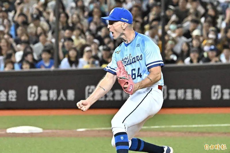 布坎南 9局完封勝揮別7連敗，中職懸崖邊撐住了 PTT